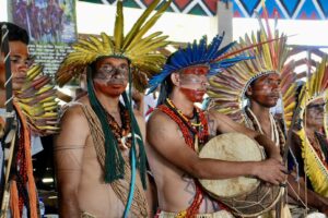 Apresentação cultural do povo Apolima Arara